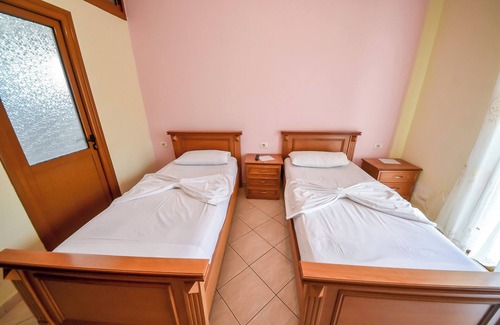 Gjirokaster Cama Y Desayuno | Hotel Geraldo