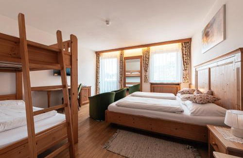 Monguelfo Hotel | Hotel Goldene Rose