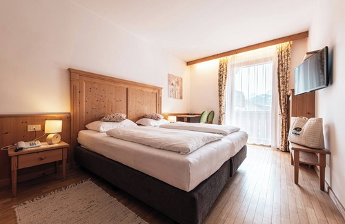 Monguelfo Hotel | Hotel Goldene Rose