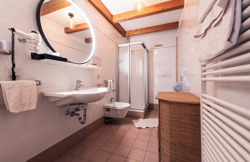 Monguelfo Hotel | Hotel Goldene Rose