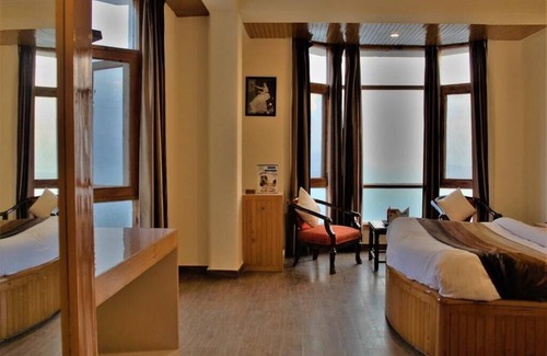 Shimla Hotel | Hotel Golf Links Resort - Mashobra