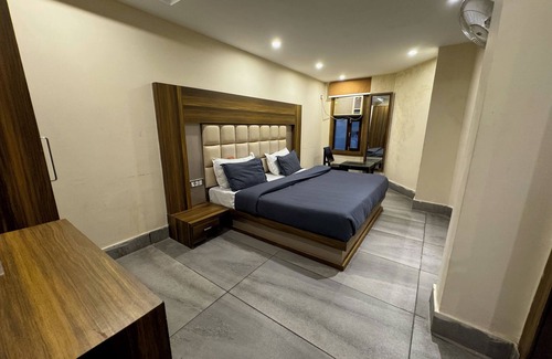 Jwalapur Hotel | Hotel Green Leaf By T And M Hotels