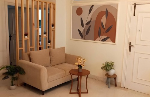 Hauz Khas Hotel | HOTEL GROVE RESIDENCY