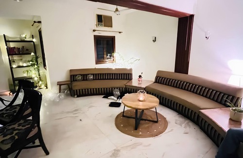 Hauz Khas Hotel | HOTEL GROVE RESIDENCY