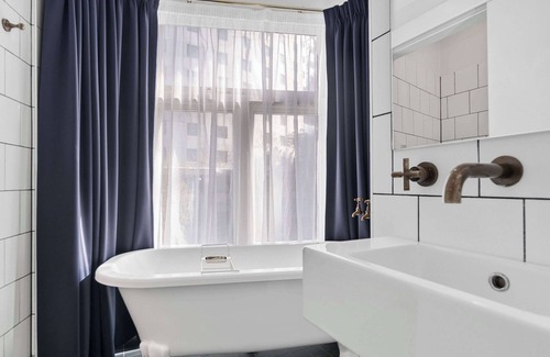 Surry Hills Hotel | Hotel Harry, Ascend Hotel Collection