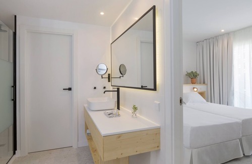 Ses Cadenes Hotel | Hotel HM Ayron Park – Adults Only