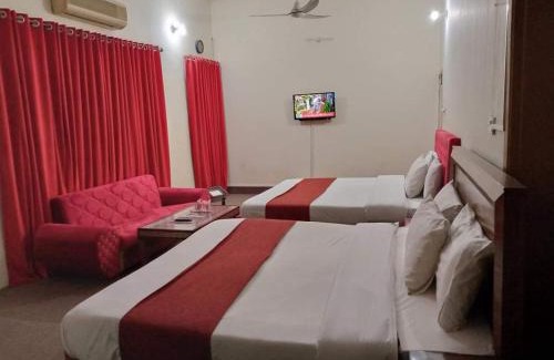 Gulshan-e-Iqbal Hotel | Hotel Ideal Inn Rashid Minhas Rd