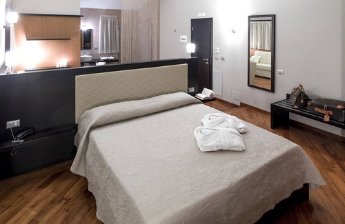 Rocchetta SantʼAntonio Hotel | Hotel il Castagneto Melfi