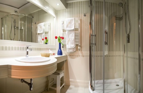 Srodmiescie Hotel | Hotel im. Jana Pawła II