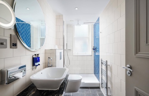 New Town Hotel | Hotel Indigo Edinburgh - Princes Street by IHG