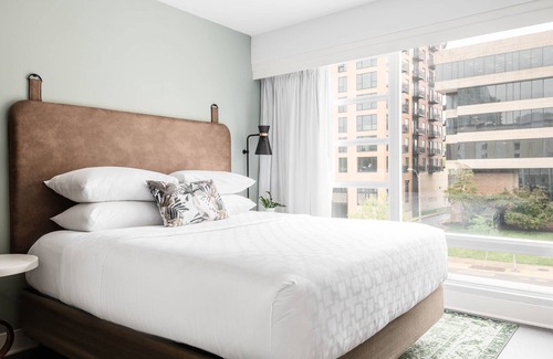 Central West End Hotel | Holiday Inn Express St Louis - Central West End by IHG