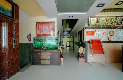 Sindhi Camp Casa | Hotel Jinendra Inn