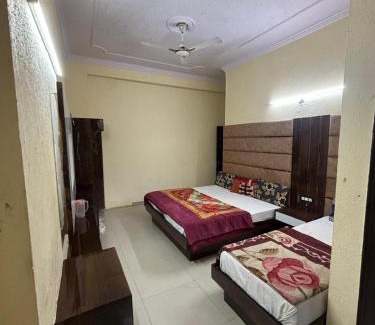 Karol Bagh Apartamento | Hotel Jyoti Deluxe - Karol Bagh