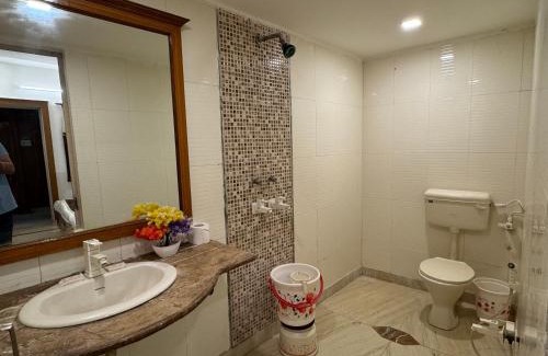 Taj Ganj Hotel | Hotel Kamal Nearest To Taj Mahal