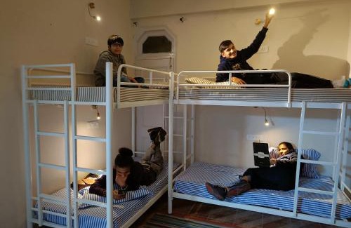 Kasauli Hotel | Hotel Kasauli Regency Stags Not Allowed