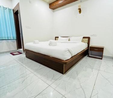Rudrapur Apartamento | HOTEL KINGDOM AND BANQUEt