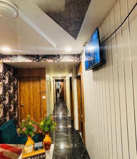 Ahmedabad Hotel | Hotel Kings Villa