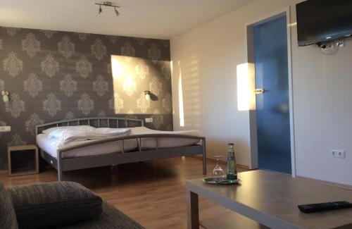 Muenchberg Casa | Hotel Konditorei Cafe Dora
