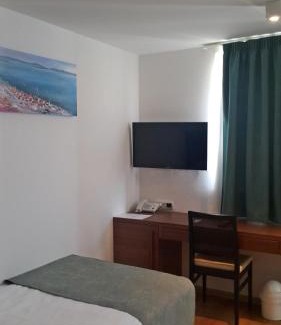 Cove Tri Zala (Zrnovo) Hotel | Hotel Korsal