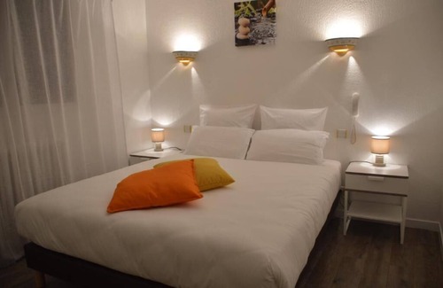 Saintes-Maries-de-la-Mer Hotel | HOTEL LE CASTELET