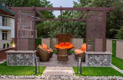 The Mall Road Hotel | Hotel LA Eden