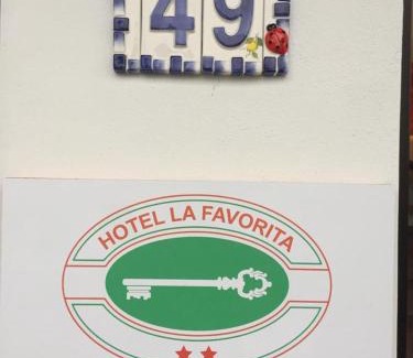 San Benedetto di Lugana Hotel | Hotel La Favorita