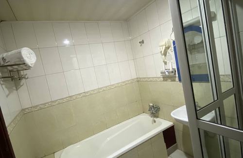 Kampala Hotel | Hotel La Grande