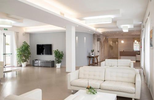 Follonica Hotel | Hotel La Pineta