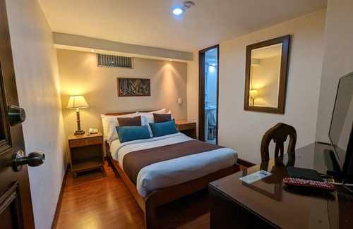 Santa Fe Hotel | Hotel La Sabana