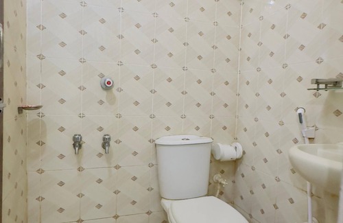 Mohammadpur Hotel | Hotel Labbaik Three Residential