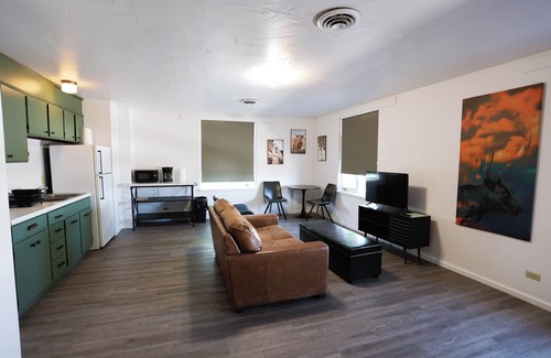 Douglas Hotel | Hotel LaBonte