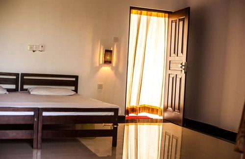 Hikkaduwa Hotel | Hotel Lagoonvilla
