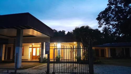 New Town Hotel | Hotel Lanka Inn