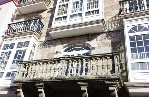 Cee Hotel | Hotel Larry
