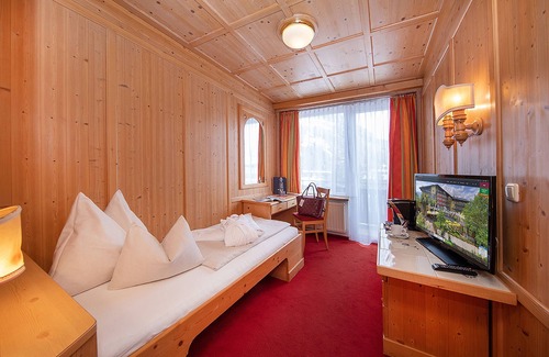 Schuttdorf Hotel | Hotel Latini