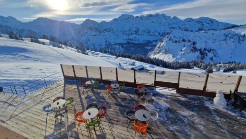 Champery Hotel | Hotel Le Chaudron Ski In Ski Out
