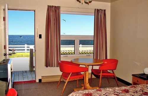 Cap-des-Rosiers Hotel | hotel le pharillon