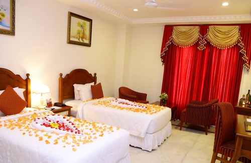 Kalapettai Hotel | Hotel Le Royal Park