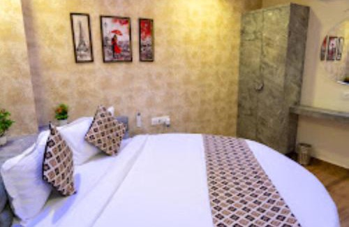 Vallabh Vidhyanagar Hotel | Hotel Lee Grand , Anand