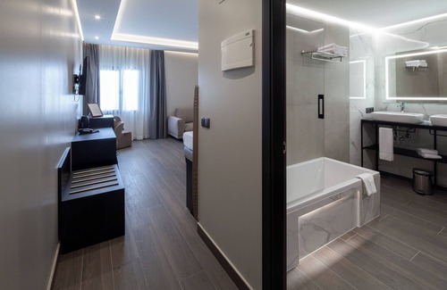 Sanlúcar la Mayor Hotel | Hotel Leflet Sanlúcar
