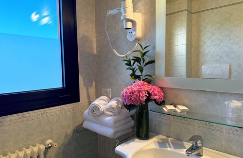 Erba Hotel | HOTEL LEONARDO DA VINCI