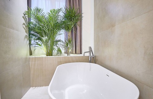 Centro de Conil de la Frontera Hotel | Hotel Leonor