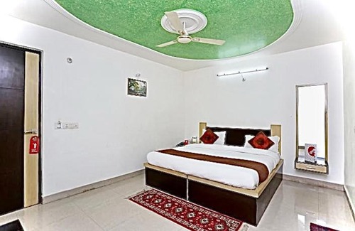Taj Ganj Hotel | Hotel Lime Light Family Stay By BRI