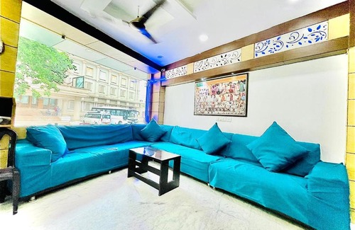 Taj Ganj Hotel | Hotel Lime Light Family Stay By BRI