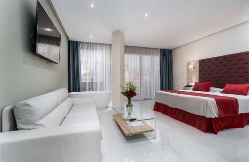 Nerja Hotel | Hotel Los Arcos