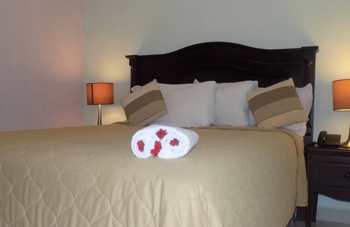 Managua Cama Y Desayuno | Hotel Los Pinos