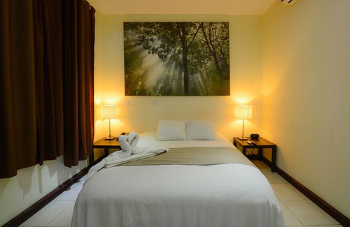 Santa Ana Hotel | Hotel Luisiana