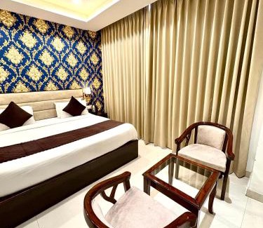 Zirakpur Hotel | Hotel Lycoris Zirakpur Chandigarh ! Main Highway Hotel ! Lift ! Large Parking ! Premium AC Rooms ! Traveler choice