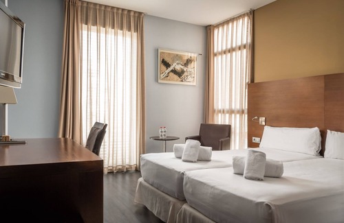 Collblanc y La Torrassa Hotel | Hotel Madanis
