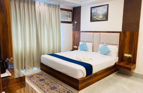 Deoghar Hotel | HOTEL MAA LAXMI PALACE